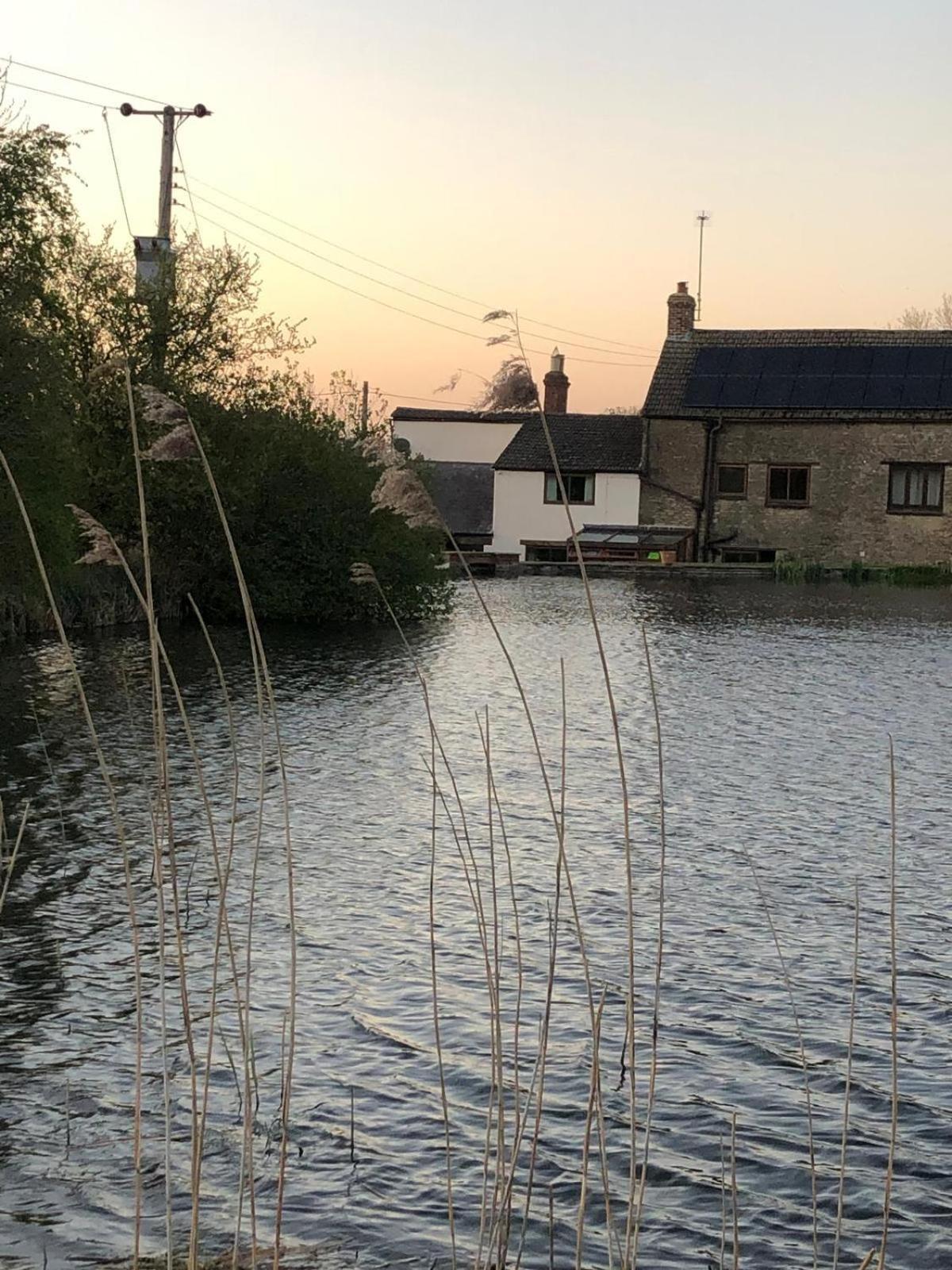 Astwell Mill Bed & Breakfast Helmdon Exterior photo